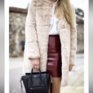 Zara Faux Fur Coat. Medium. Perfect condition. Beige/Slightly Pink color